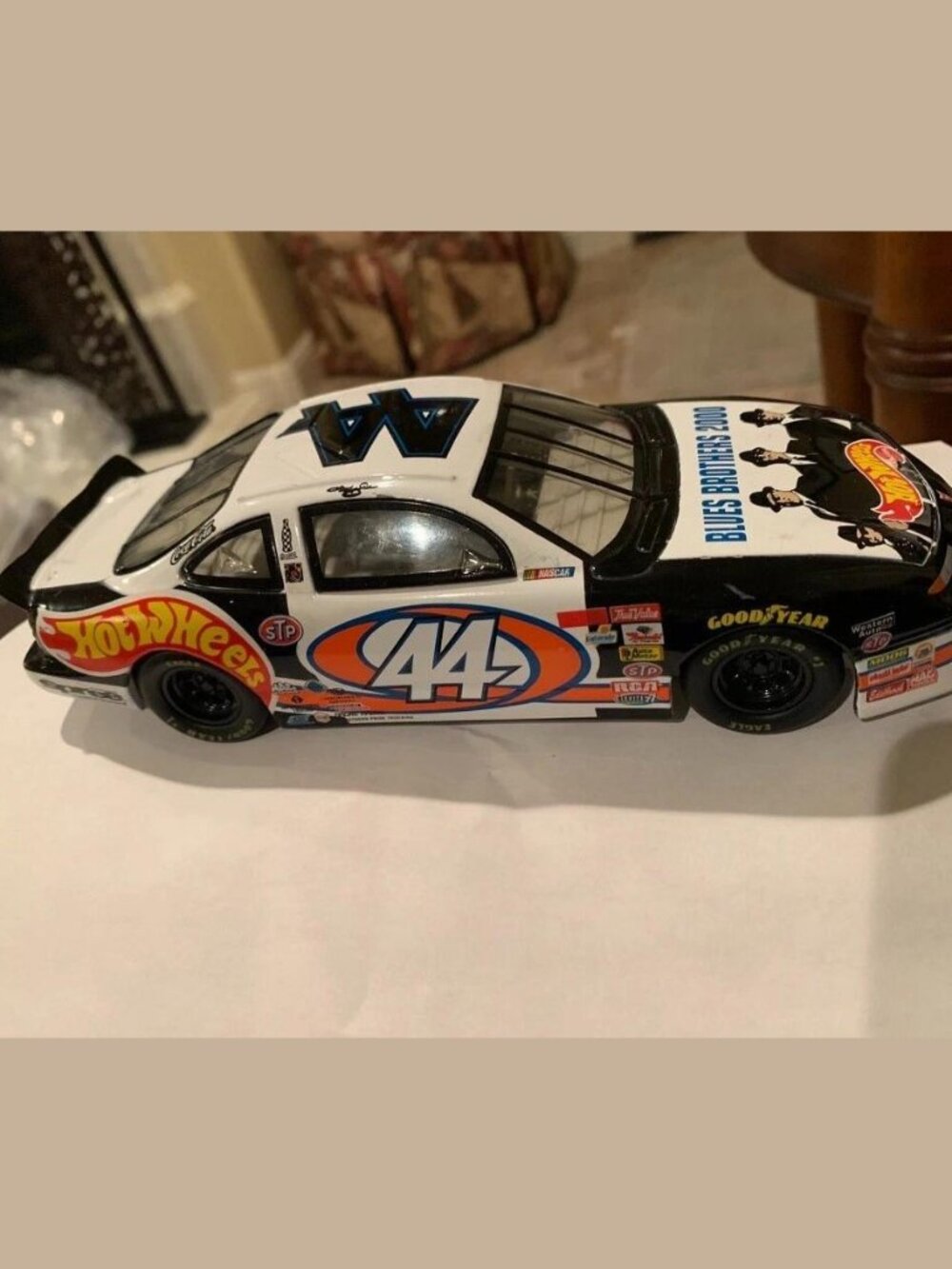 1997 Hot Wheels Racing Kyle Petty #44 NASCAR 1:24 Die-Cast Blues Brothers 2000